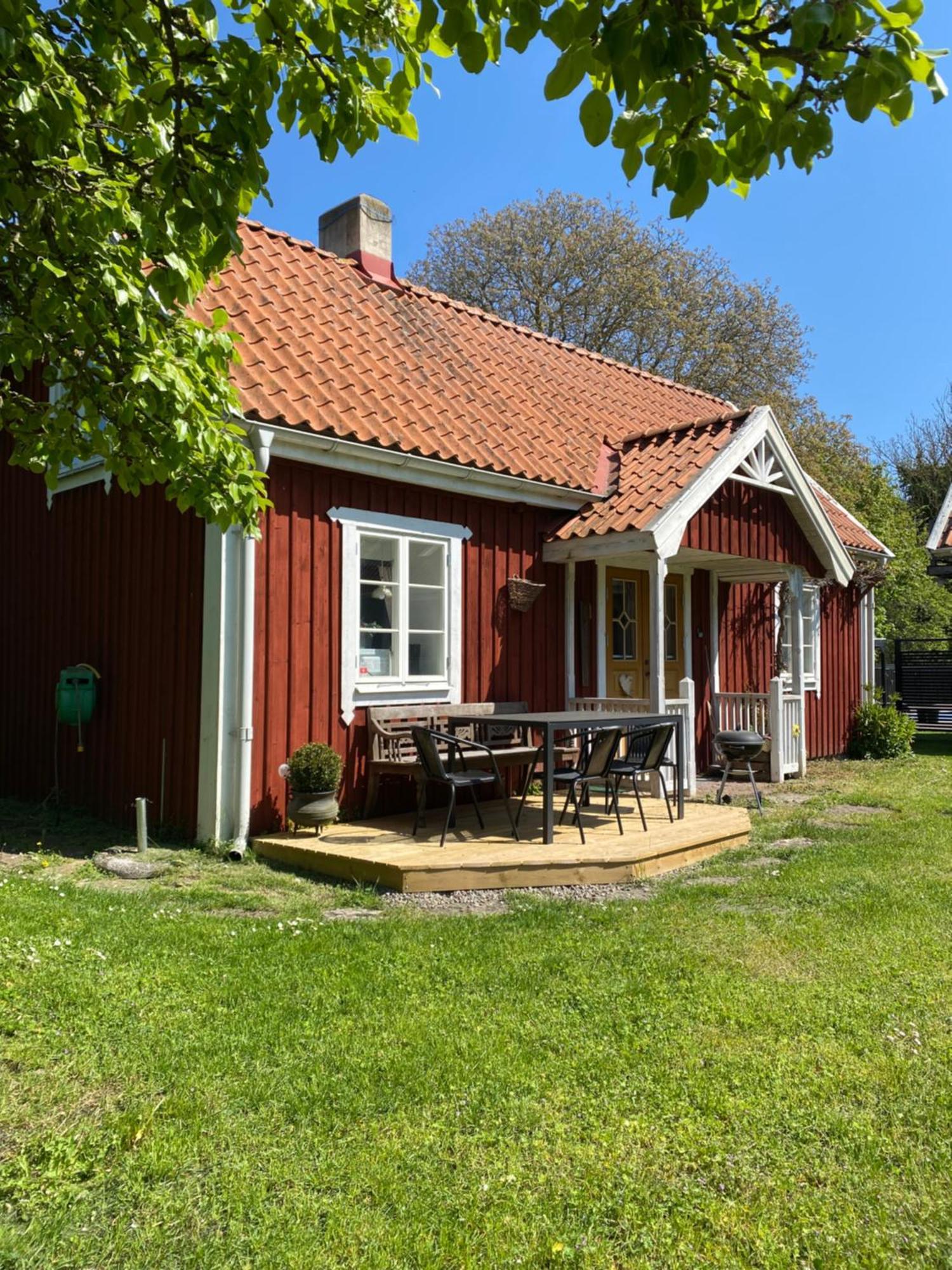 Bo I Egen Stuga Pa Haerlig Oelandsgard Köpingsvik Exterior foto